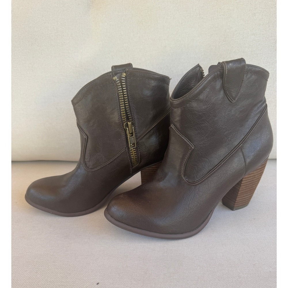 Not Rated Brown Ankle Boots Western Style Block Heel‎ Zip Up Women's Size 6